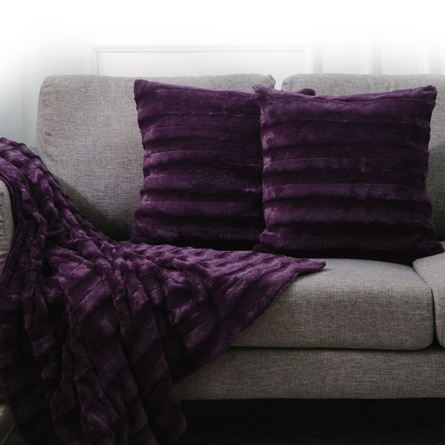 Cheer Collection Set of 2 Faux Fur Throw Pillows 22" x 22"