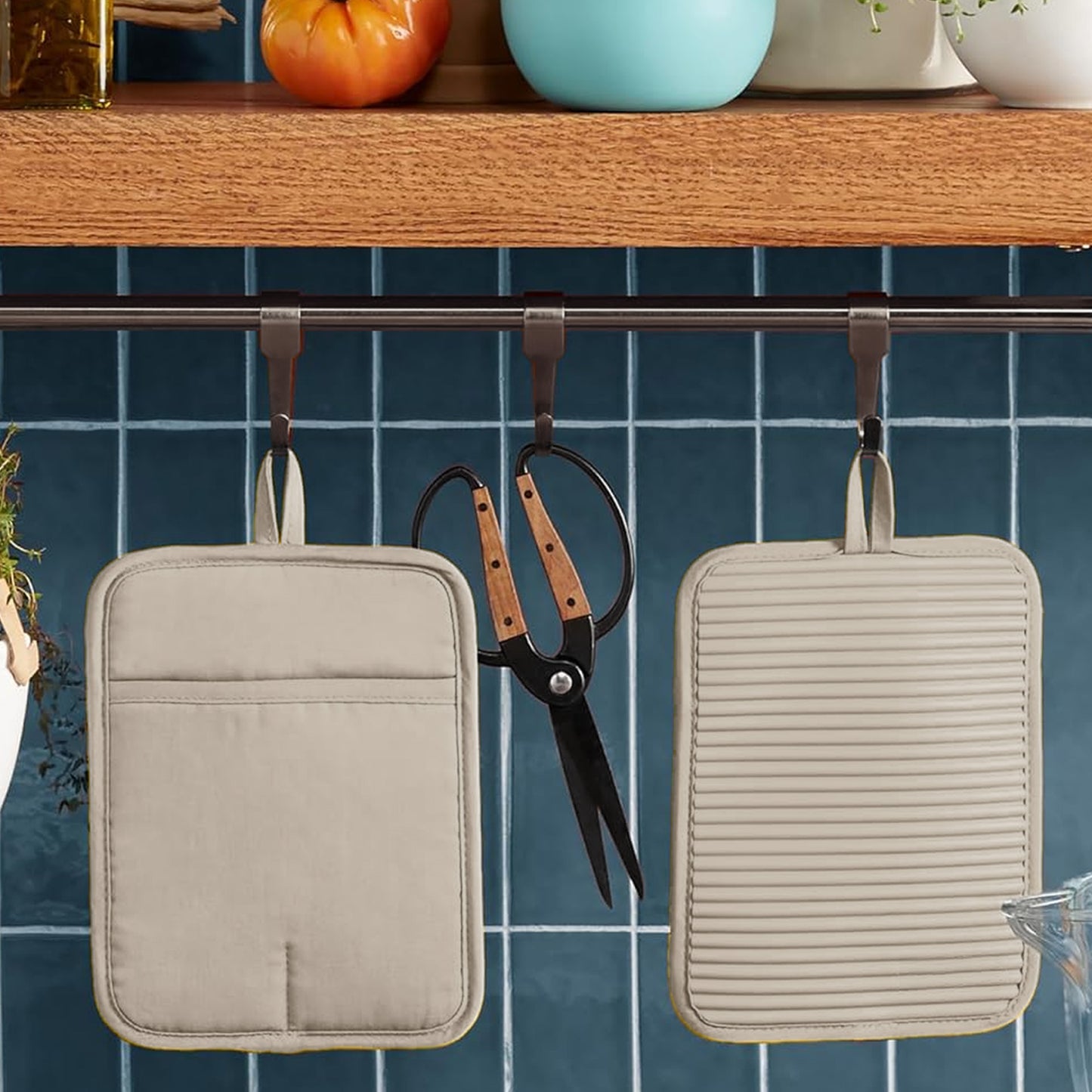 Cheer Collection Ribbed Silicone Pot Holders, 2-Pack — Heat-Resistant, Non-Slip Grip, Cotton-Lined and Machine-Washable