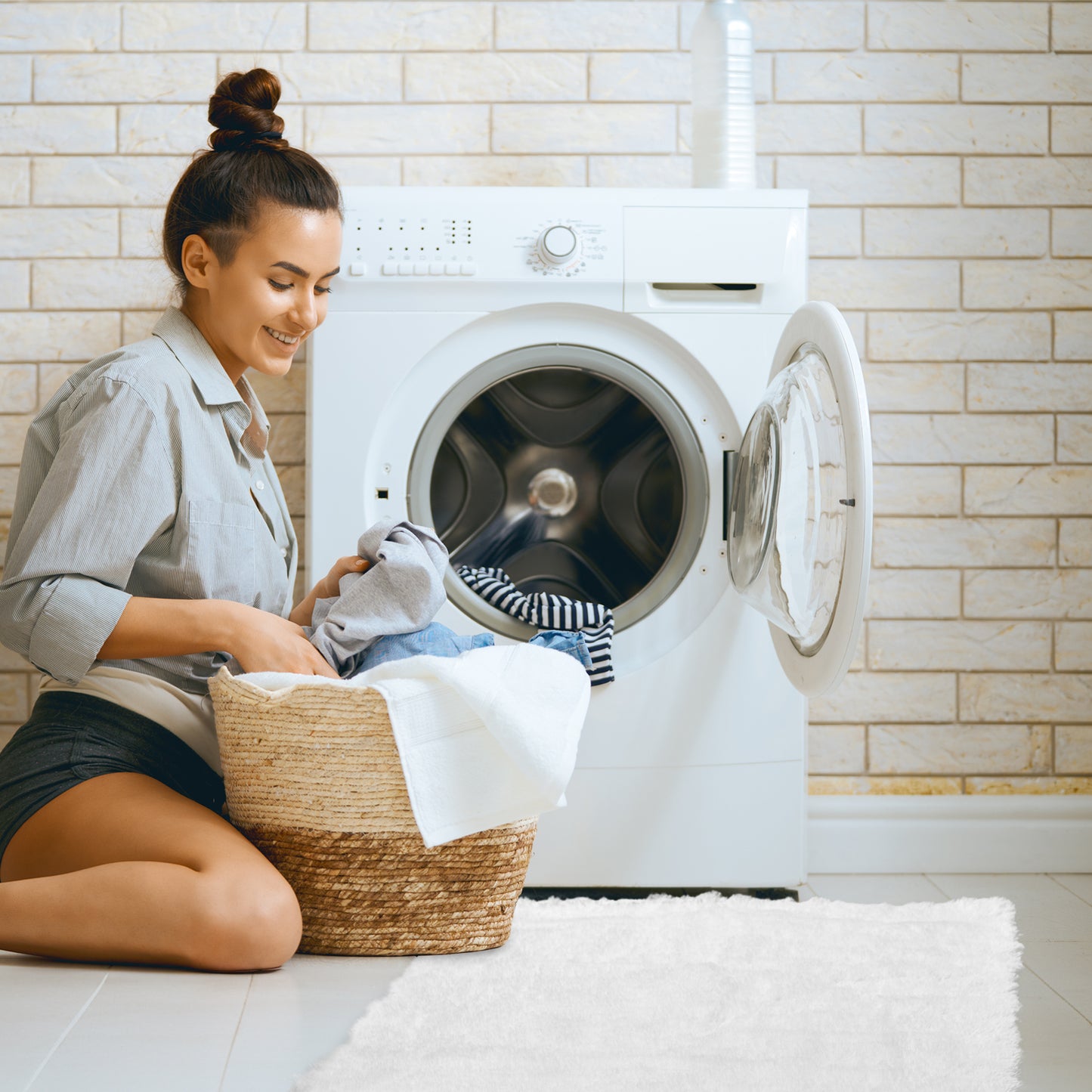 Cheer Collection Plush Shaggy Hair Area Rug - Anti Slip Bottom - Fuzzy Rug 24" x 34" - White