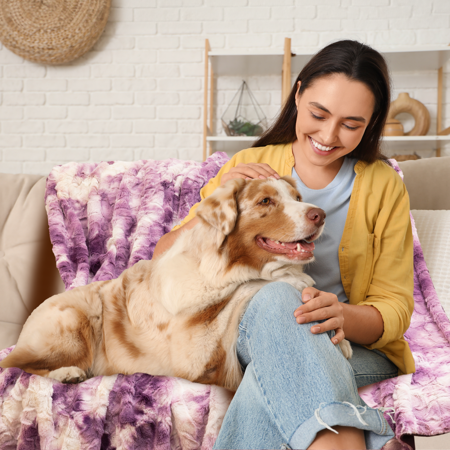 Cheer Collection Faux Fur Throw Blanket for Couch, Beds, Bedroom and Living Room