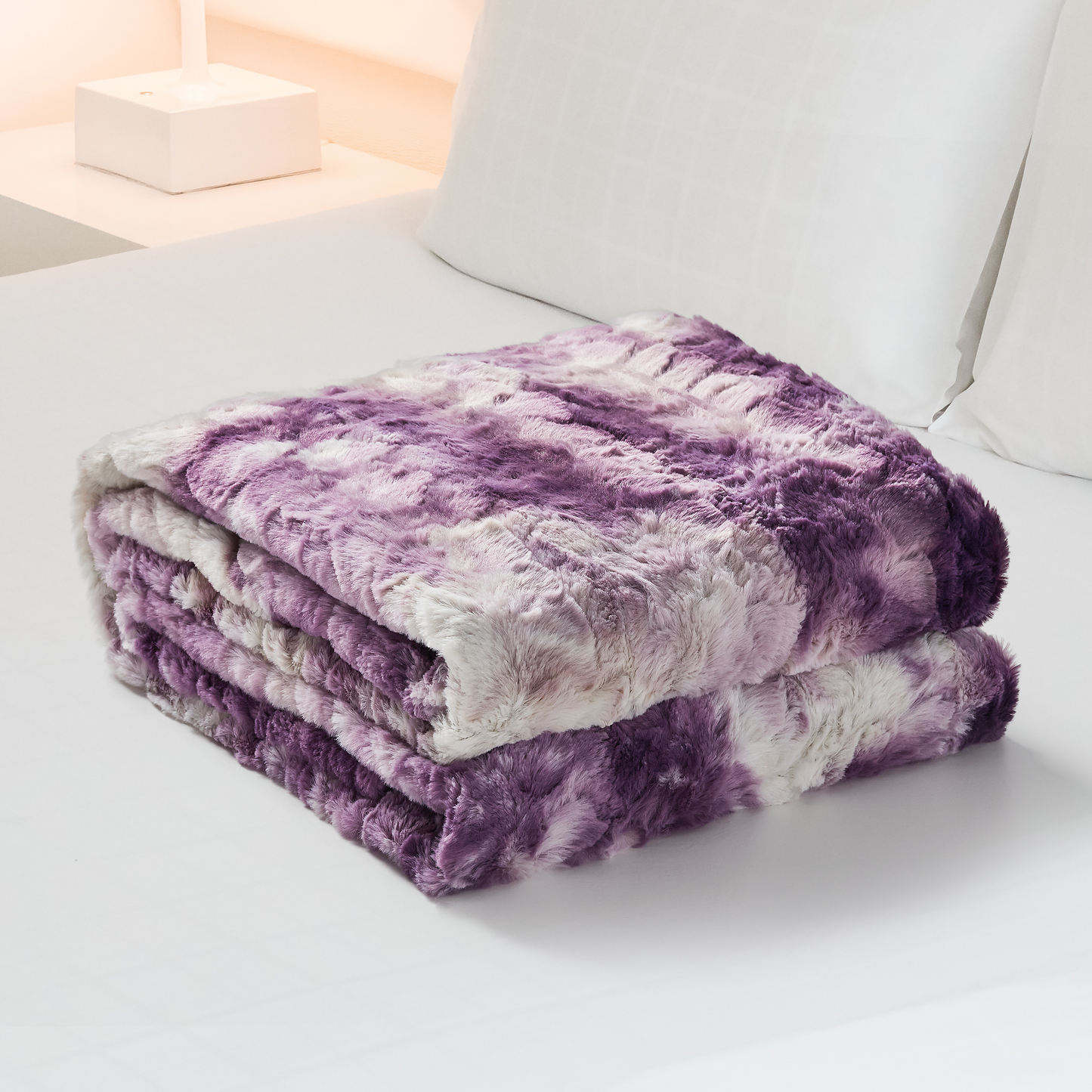 Cheer Collection Faux Fur Throw Blanket for Couch, Beds, Bedroom and Living Room