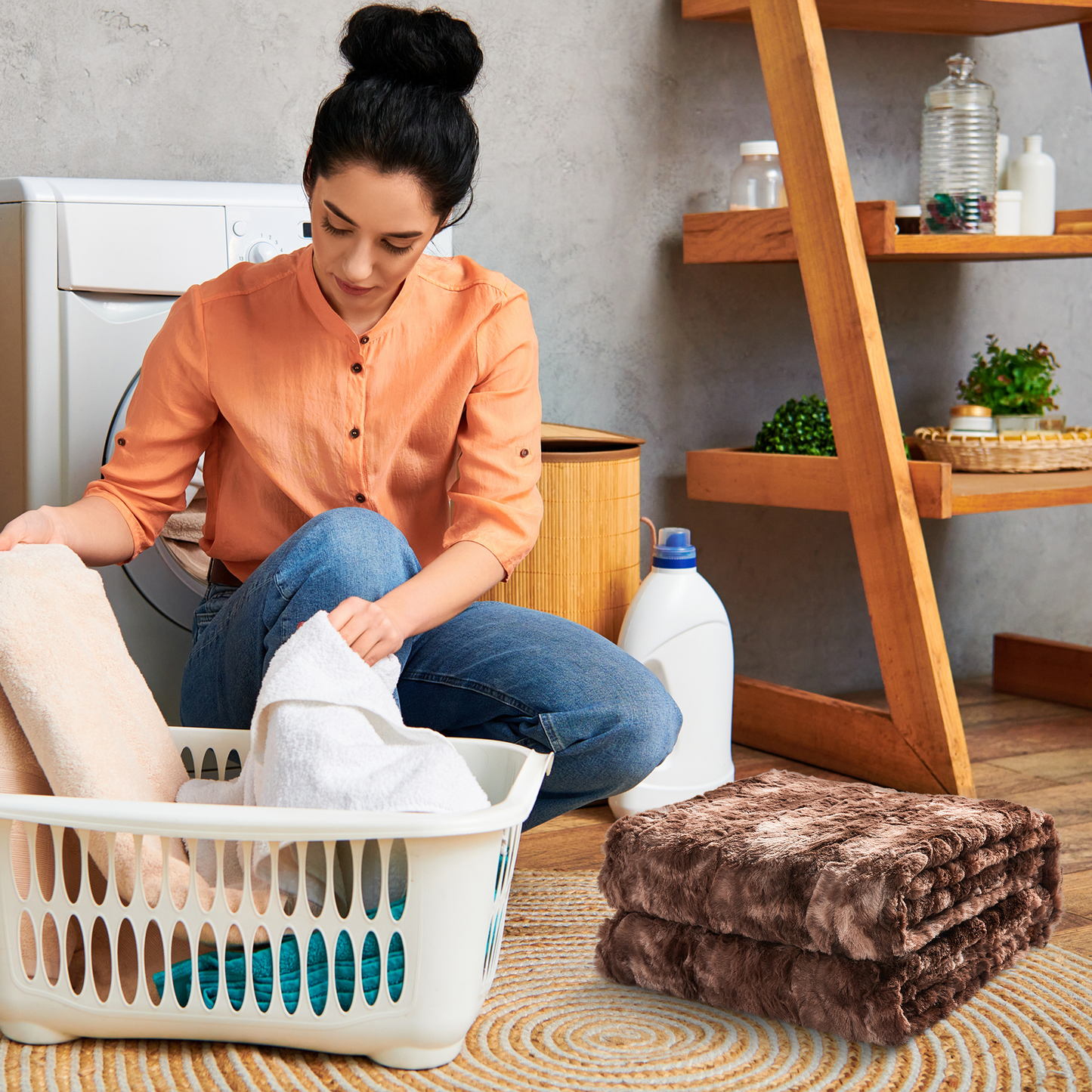 Cheer Collection Faux Fur Throw Blanket for Couch, Beds, Bedroom and Living Room